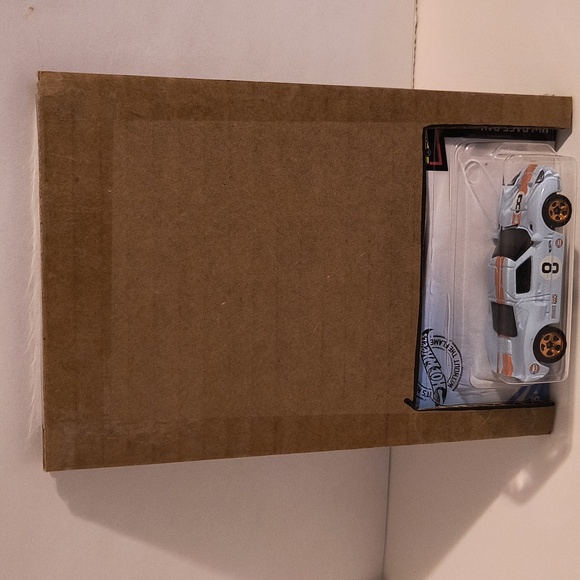 D1 Hot Wheels Ford GT40 gulf plus shipping protector - Picture 3 of 3